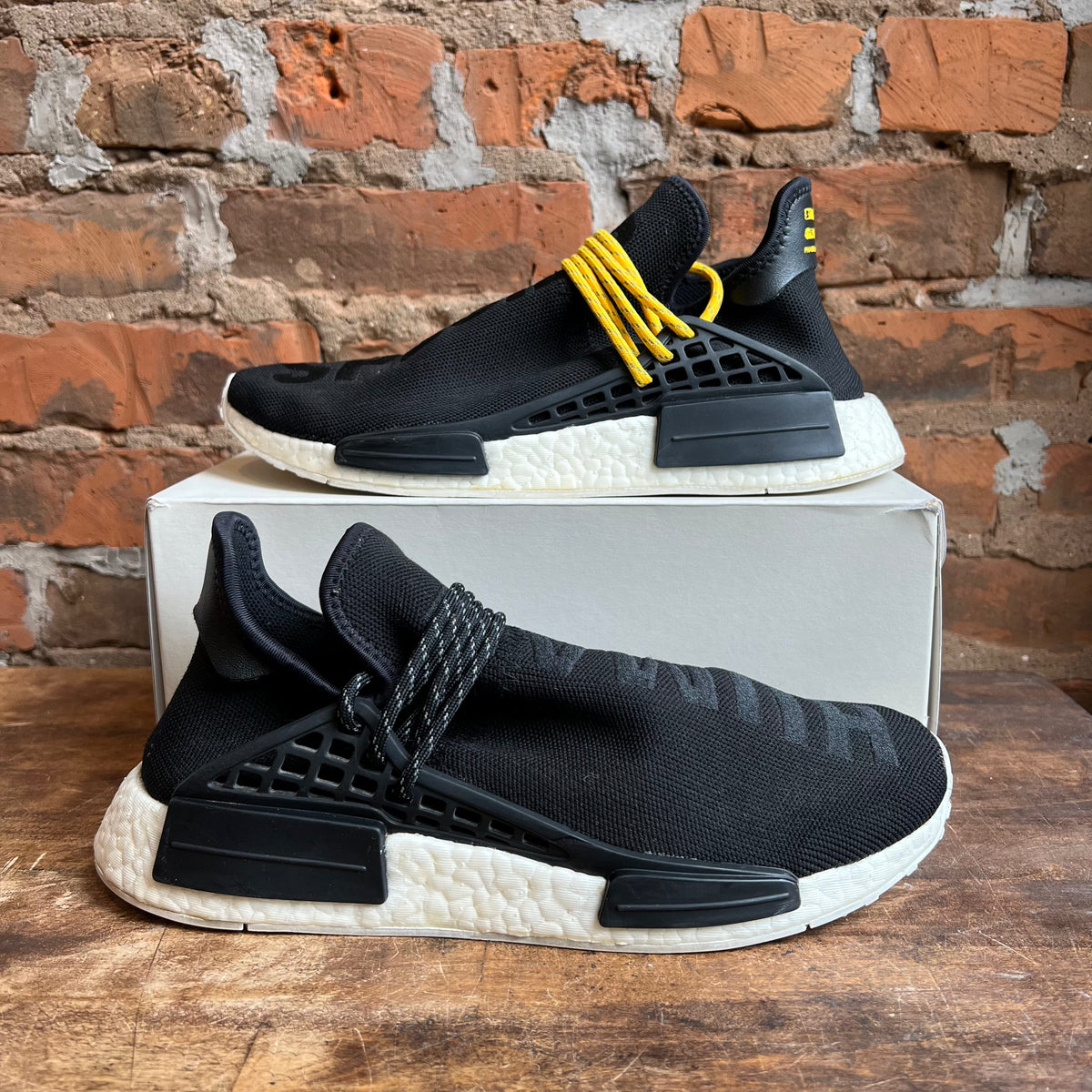 Hu nmd black sale